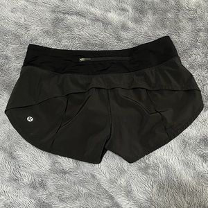 Lululemon Speed Up Shorts Low Rise 2.5in Black sz 6 Excellent Condition
